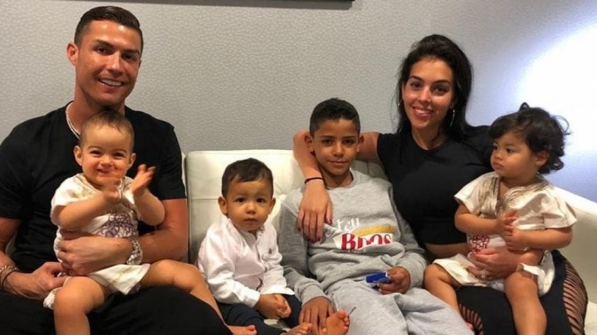Vợ của Ronaldo là ai? Người phụ nữ đứng sau thành công của Ronaldo 2 Gia đình hạnh phúc của Ronaldo